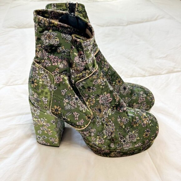 NWOB Free People Smyth Green Floral Velour Platform Block Heel Boots Size 10 - Picture 9 of 11